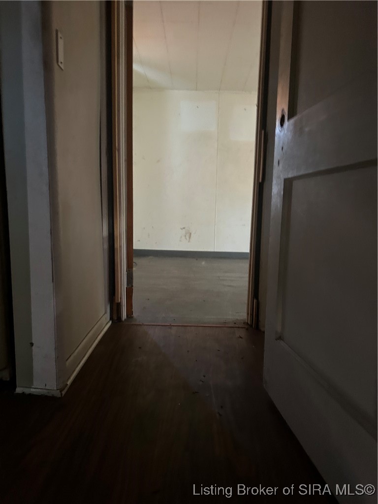 905 Locust Street Salem, IN 47167 - Photo 5 of 19