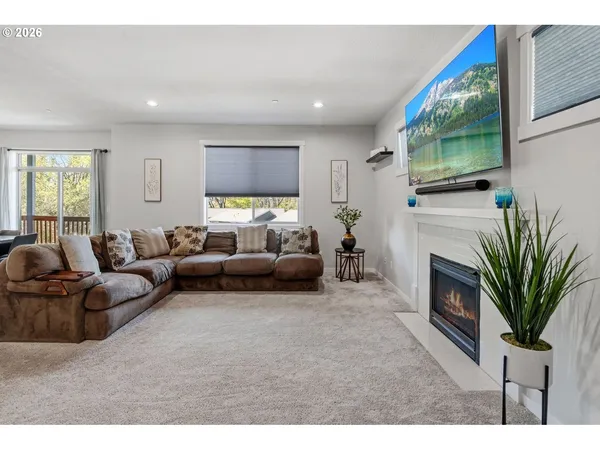 $639,000 | 6635 Larissa Lane, Gladstone, OR 97027