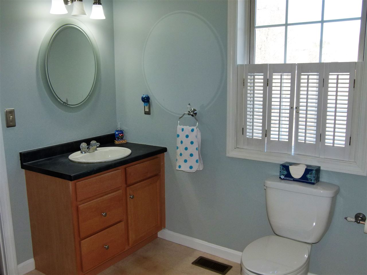 721 Mammoth Road, Unit 13 Manchester, NH 03104 - Photo 14 of 19
