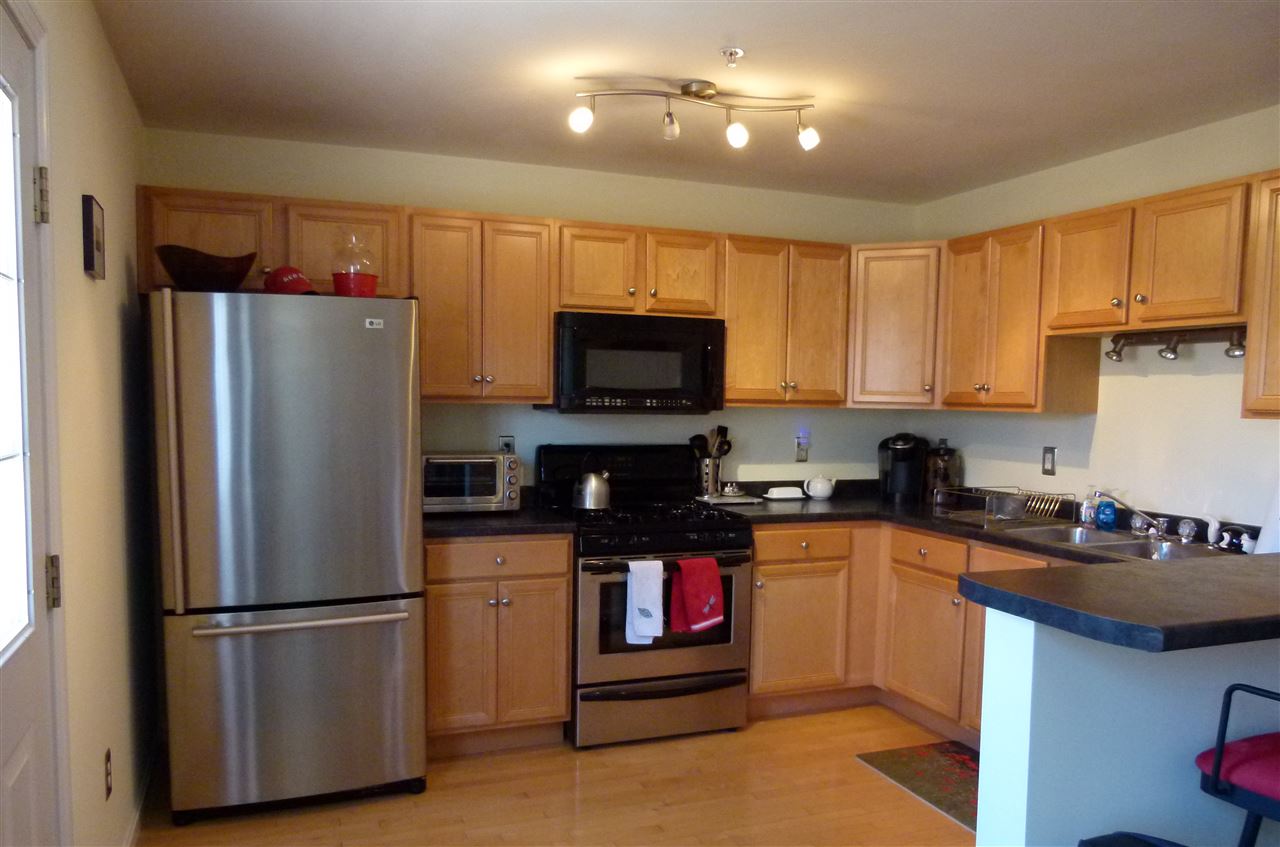 721 Mammoth Road, Unit 13 Manchester, NH 03104 - Photo 5 of 19