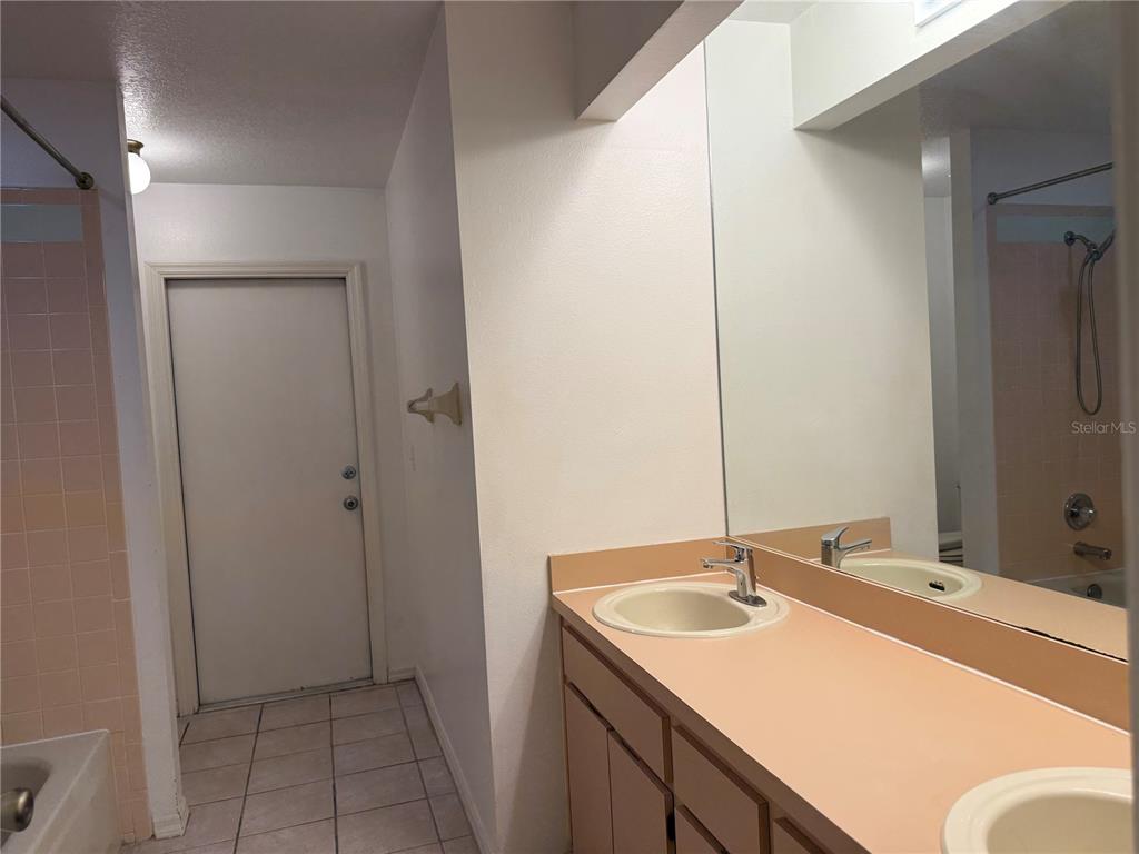18230 Dolly Brook Lane Lutz, FL 33549 - Photo 21 of 35
