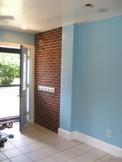 813 Pembroke Road Bethlehem, PA 18018 - Photo 8 of 17 Gallery Image 8