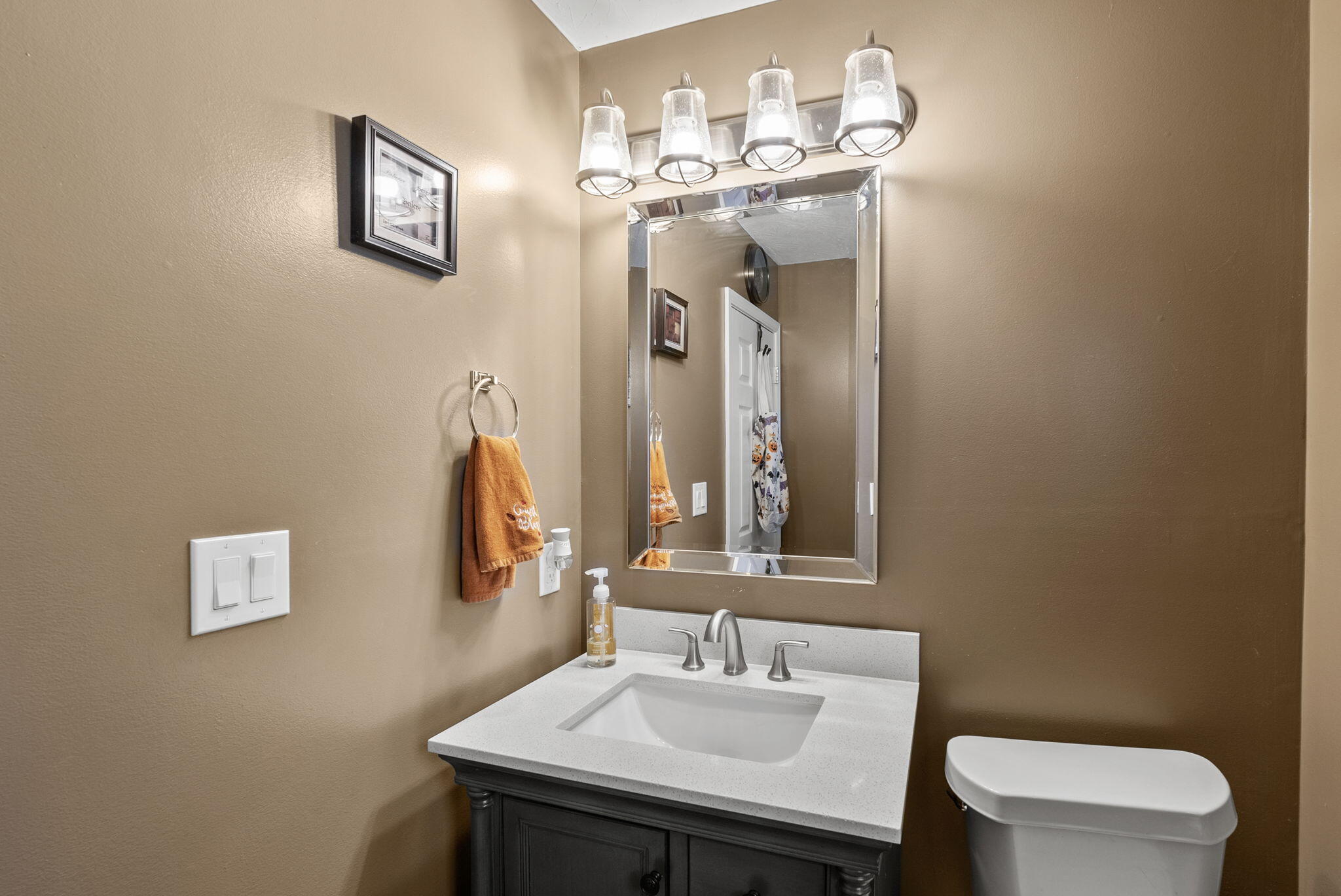 1905 Sandersville Road Lexington, KY 40511 - Photo 10 of 26 Guest Bathroom