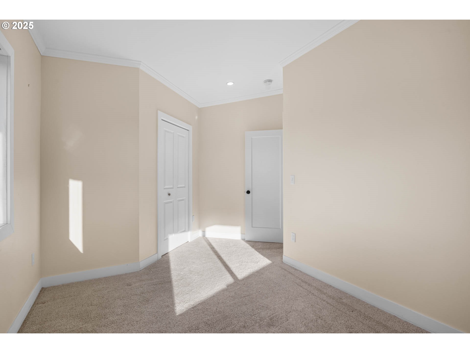 6477 Elkhead Road Yoncalla, OR 97499 - Photo 15 of 35 a view of an empty room