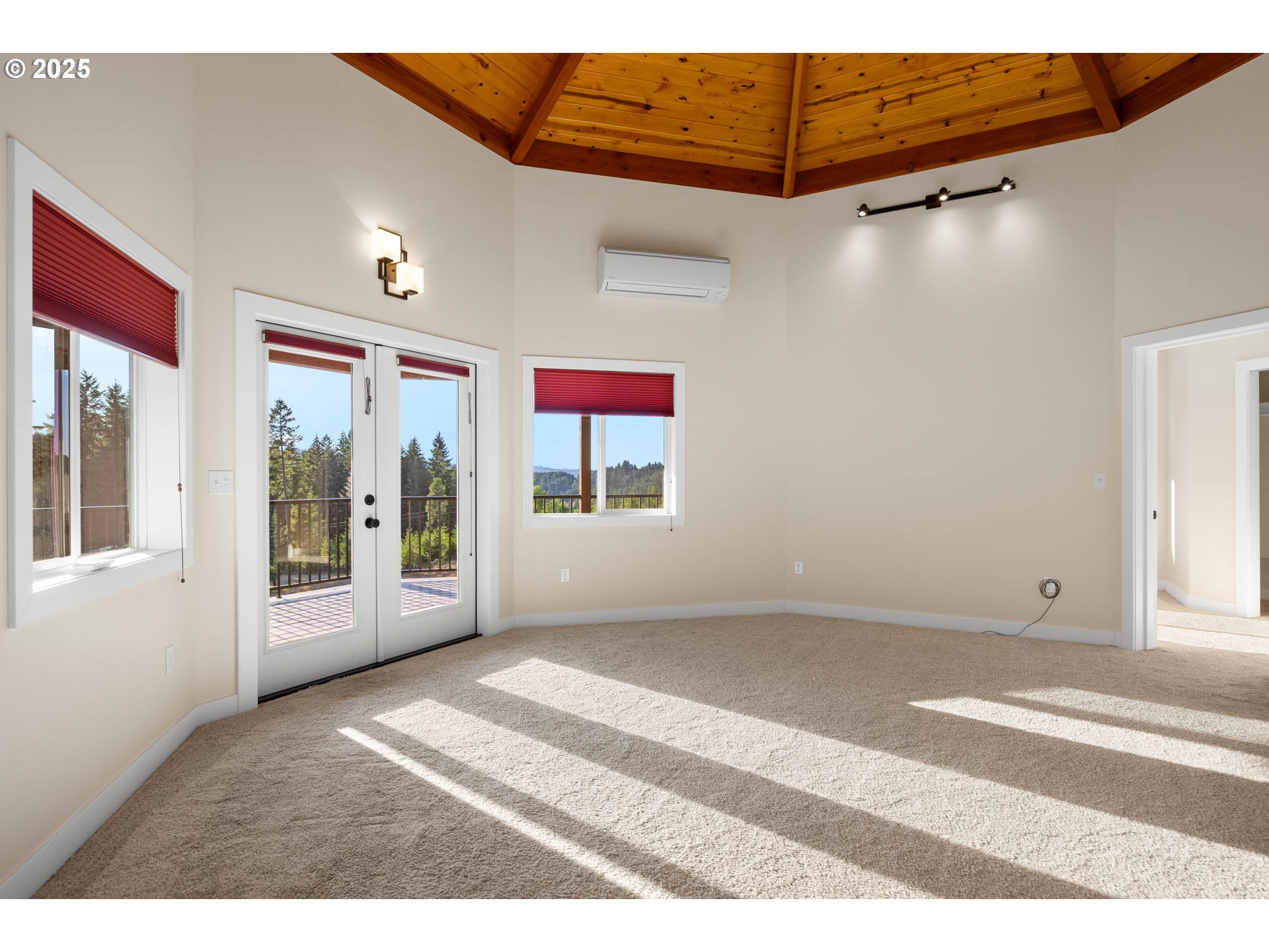 6477 Elkhead Road Yoncalla, OR 97499 - Photo 9 of 35 a view of a room with a large window