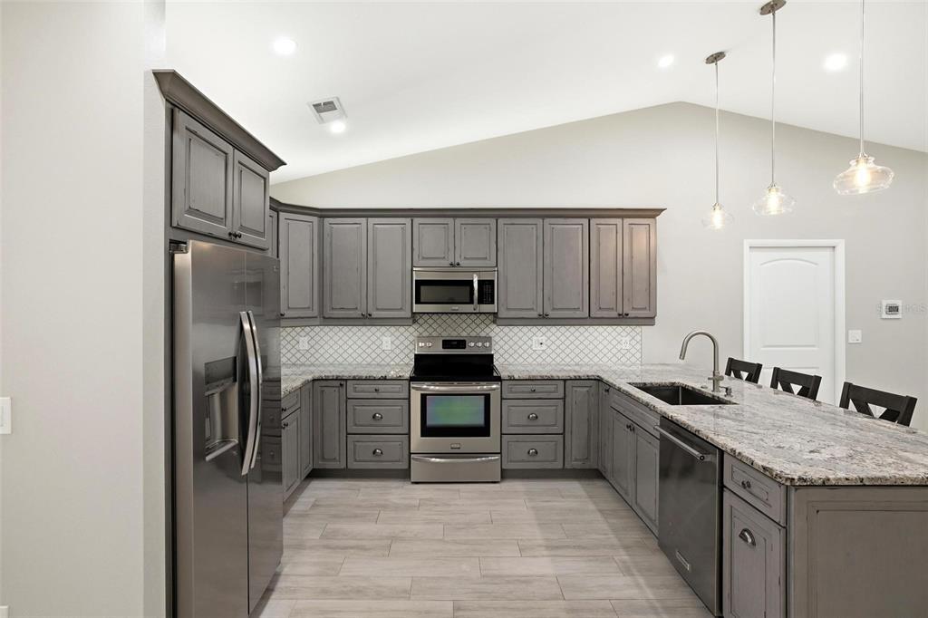 3945 Warren Street Sarasota, FL 34233 - Photo 7 of 41