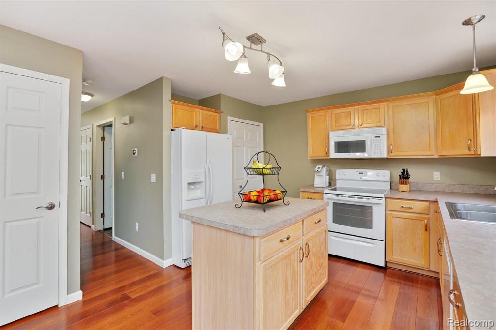 375 Natanna Drive Howell, MI 48843 - Photo 18 of 35