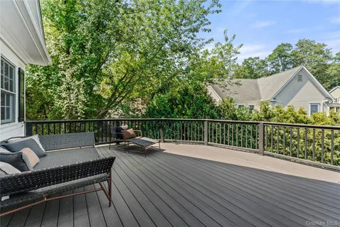 $3,850,000 | 217 Rock Creek Lane, Scarsdale, NY 10583