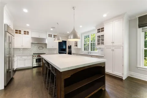 $3,850,000 | 217 Rock Creek Lane, Scarsdale, NY 10583