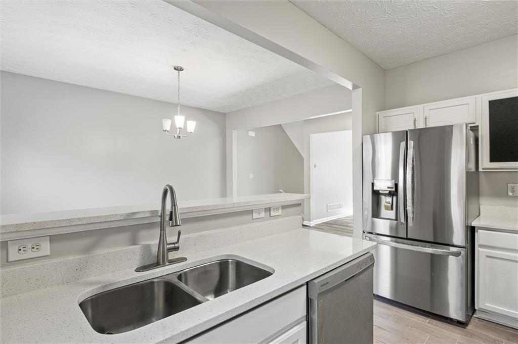 5667 Cascade Run Atlanta, GA 30336 - Photo 11 of 31