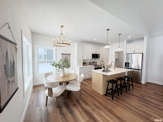 $359,500 | 620 West North Street, Mount Sterling, IL 62353