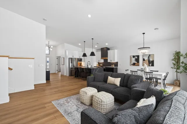 $640,000 | 9938 14th Circle Northeast, St. Michael, MN 55376