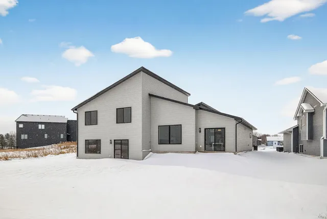 $640,000 | 9938 14th Circle Northeast, St. Michael, MN 55376