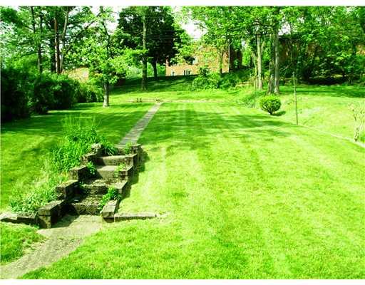 112 Orchard Spring Road Pittsburgh, PA 15220 - Photo 12 of 12 Yard/Garden.