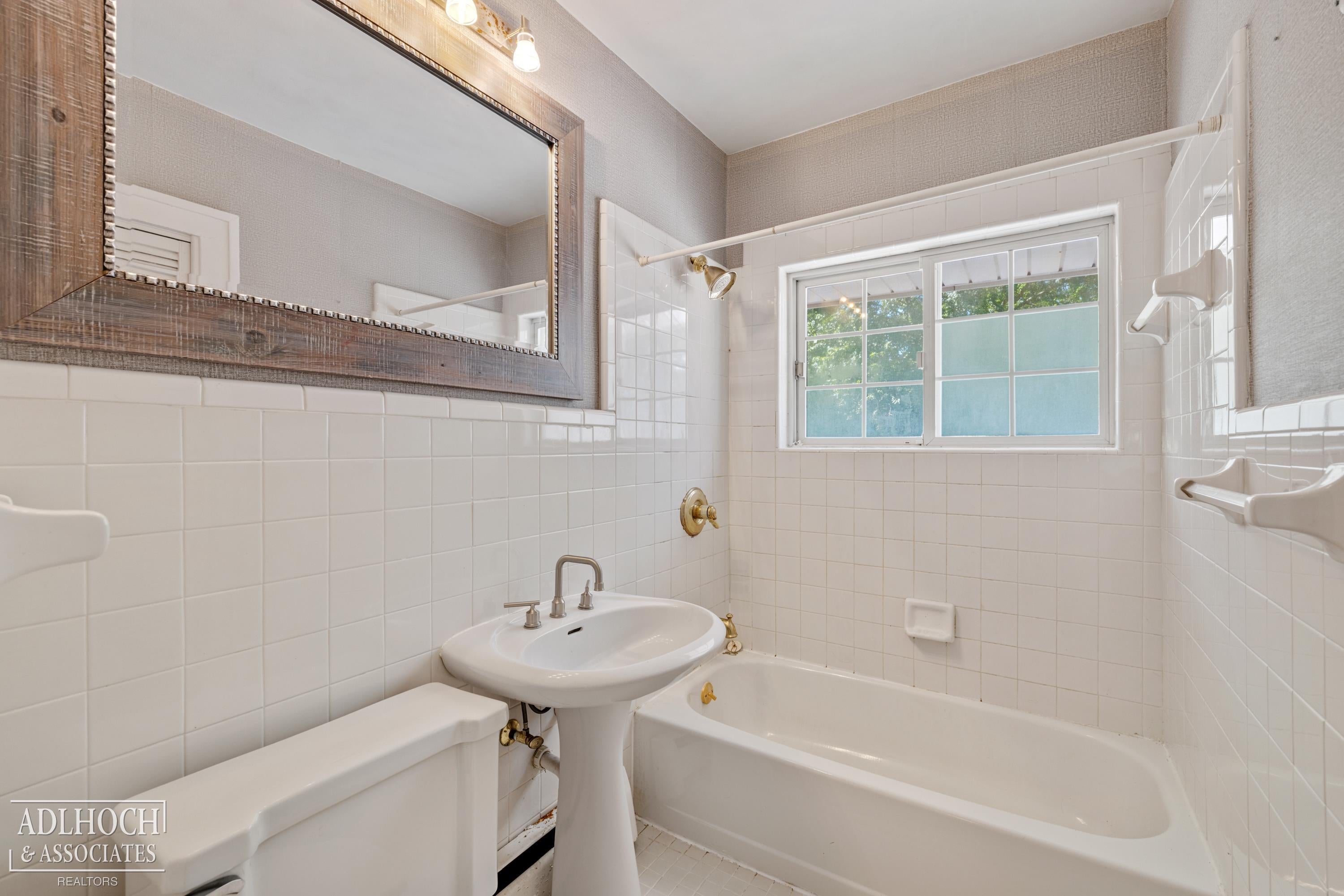 627 Washington Road Grosse Pointe, MI 48230 - Photo 33 of 51 Gallery Image 33