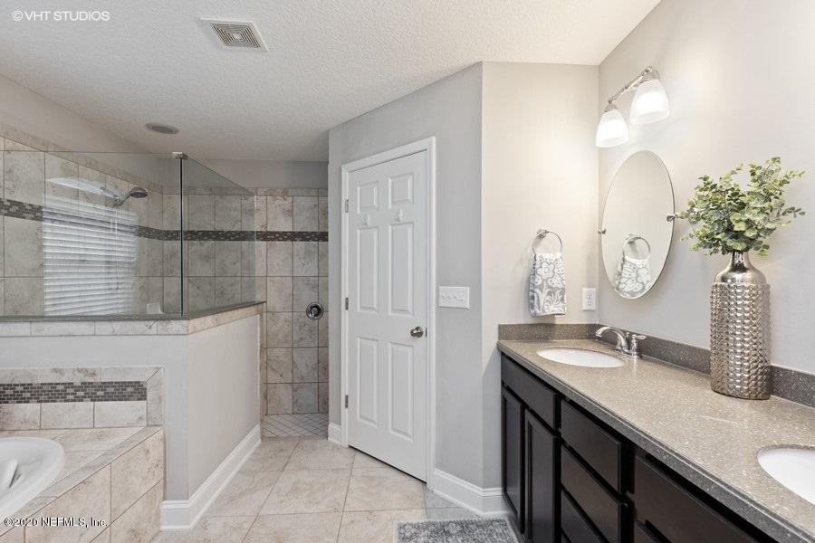1604 Kilchurn Road Jacksonville, FL 32221 - Photo 21 of 38 Master Bath
