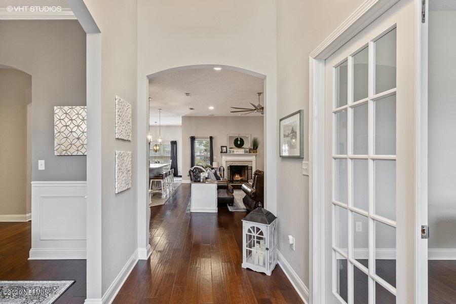 1604 Kilchurn Road Jacksonville, FL 32221 - Photo 4 of 38 Foyer