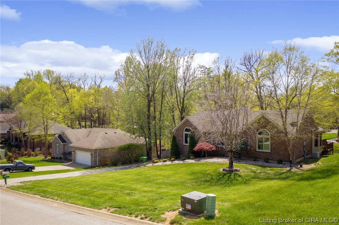 4613 Shady View Drive Floyds Knobs, IN 47119 - Photo 2 of 57