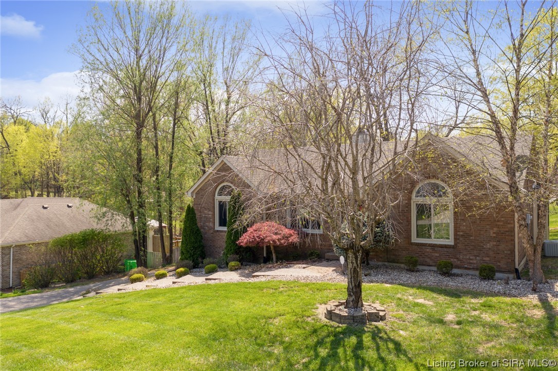 4613 Shady View Drive Floyds Knobs, IN 47119 - Photo 3 of 57