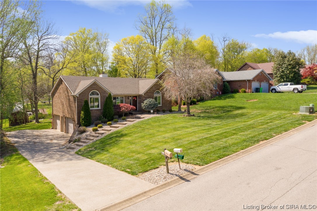 4613 Shady View Drive Floyds Knobs, IN 47119 - Photo 4 of 57