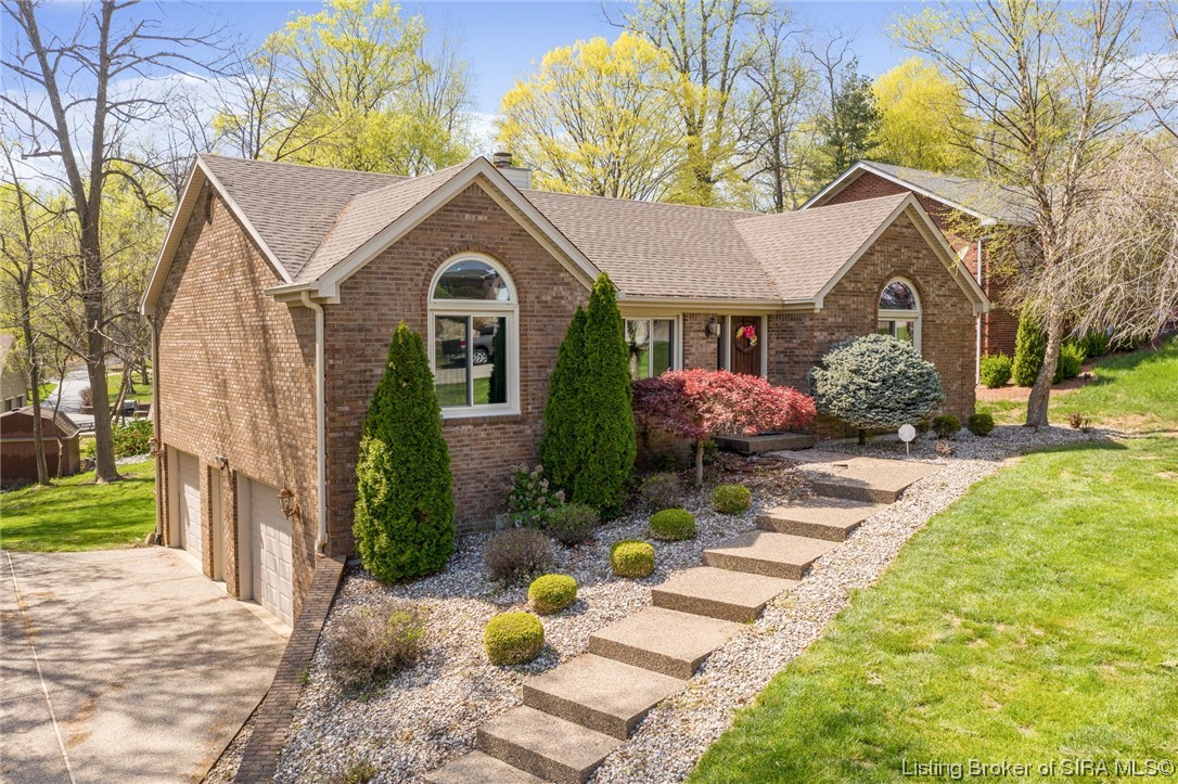 4613 Shady View Drive Floyds Knobs, IN 47119 - Photo 5 of 57