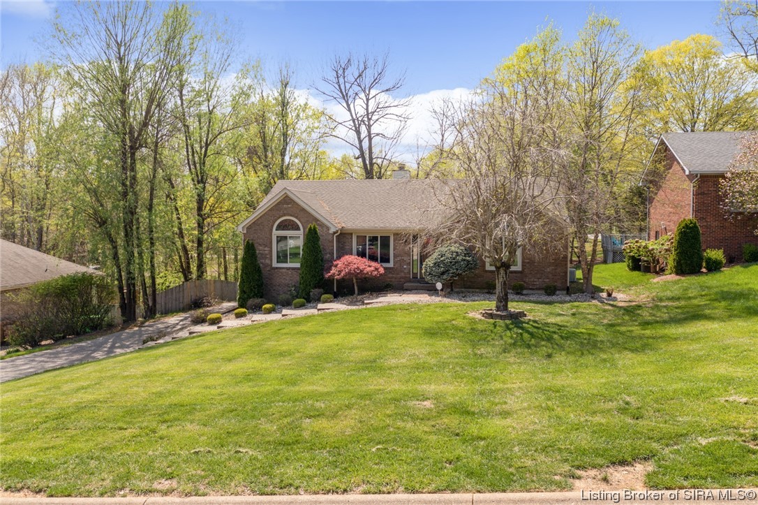 4613 Shady View Drive Floyds Knobs, IN 47119 - Photo 6 of 57