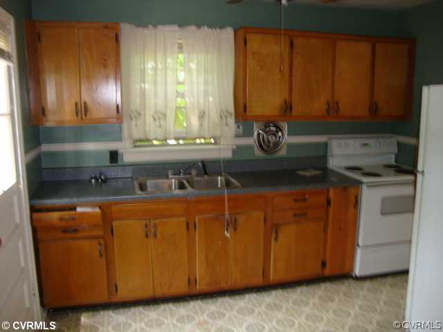 1707 Lyndover Road Richmond, VA 23222 - Photo 4 of 4 Kitchen