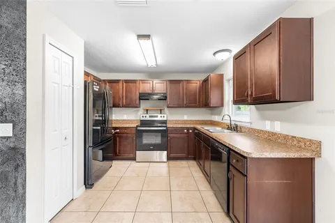 $235,000 | 14422 Southeast 27th Court, Summerfield, FL 34491