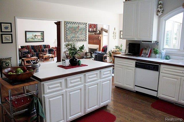 1407 Pebble Ridge Drive Rochester, MI 48307 - Photo 7 of 25 Kitchen View # 2