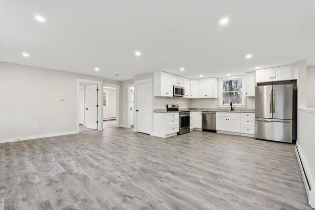 $399,000 | 1 Pine Lane, Raymond, ME 04071