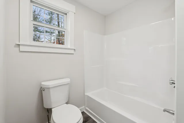 $399,000 | 1 Pine Lane, Raymond, ME 04071