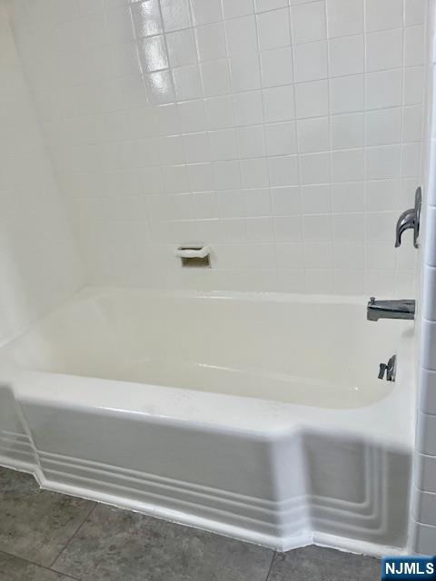285 Teaneck Road, Unit 285B Ridgefield Park, NJ 07660 - Photo 7 of 12 a bathroom with a bathtub