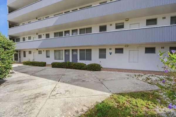 $149,900 | 200 North Betty Lane, Unit 1C, Clearwater, FL 33755