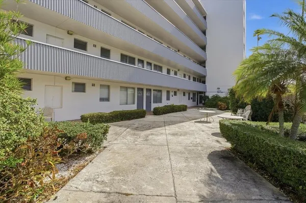 $149,900 | 200 North Betty Lane, Unit 1C, Clearwater, FL 33755