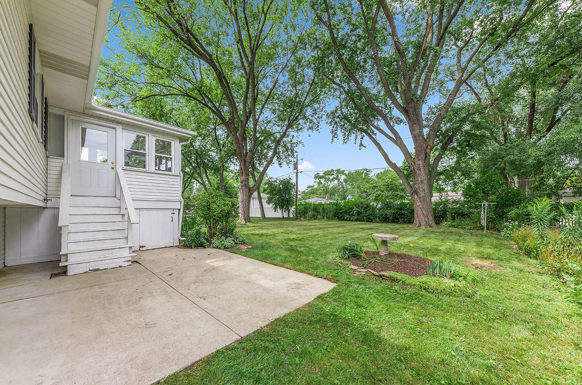 1237 Cardinal Lane Naperville, IL 60540 - Photo 23 of 25