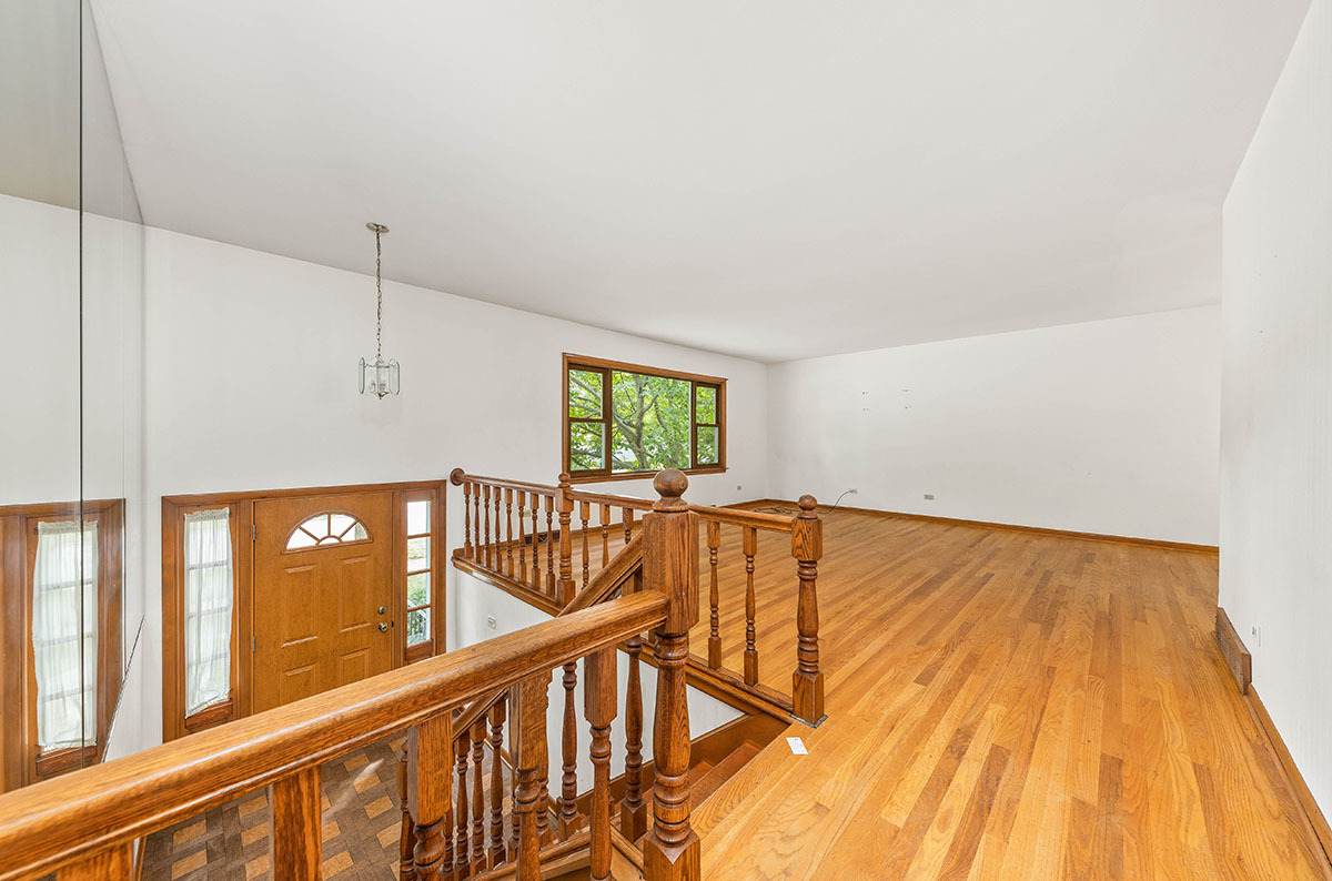 1237 Cardinal Lane Naperville, IL 60540 - Photo 4 of 25