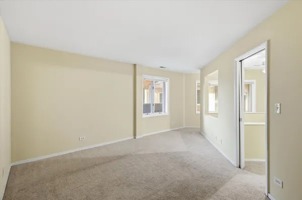 $179,999 | 6337 Roosevelt Road, Unit 114, Berwyn, IL 60402