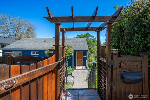 $1,100,000 | 2822 23rd Avenue West, Seattle, WA 98199