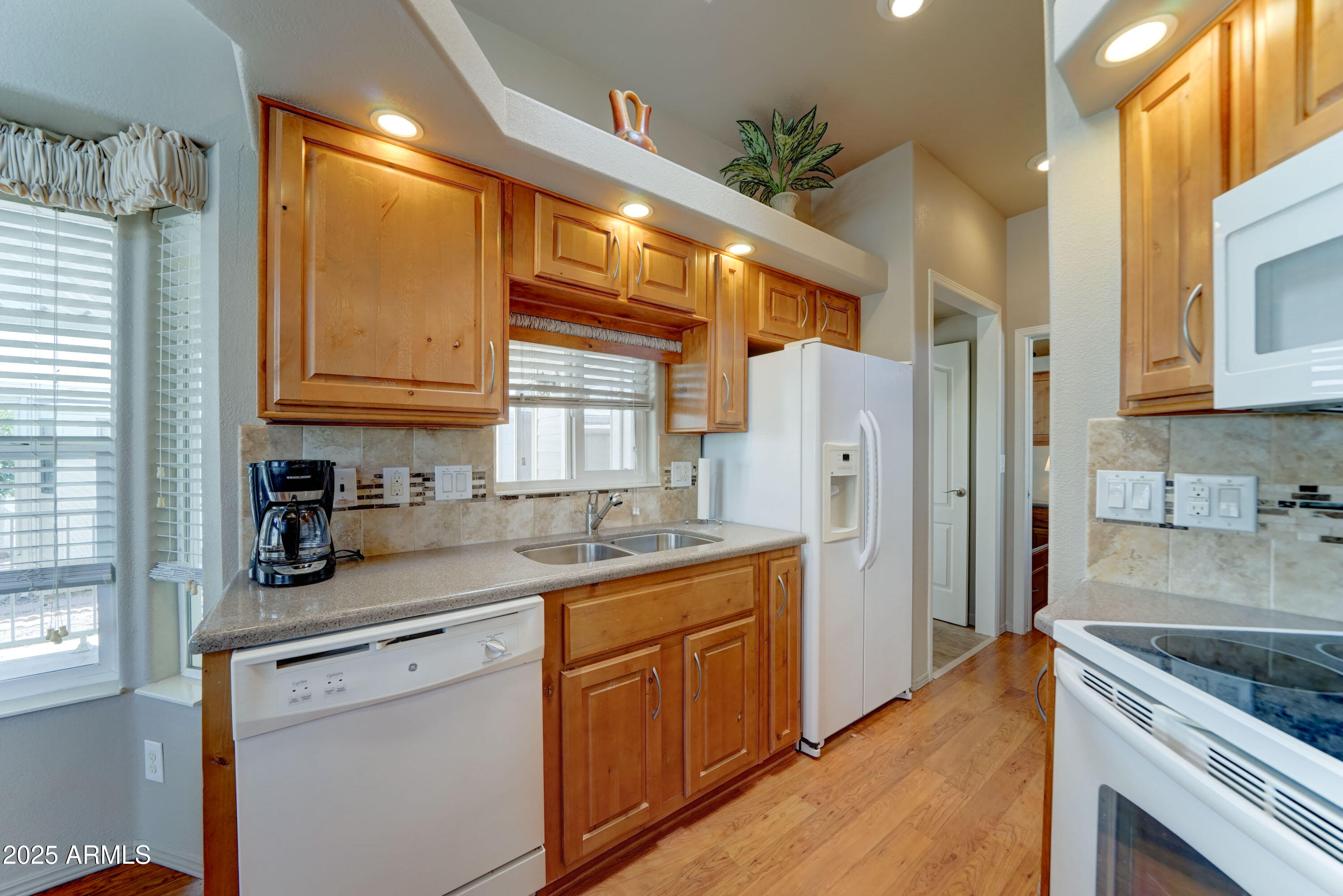 111 South Greenfield Road, Unit 166 Mesa, AZ 85206 - Photo 8 of 28 plentiful counter space and lots of ligh