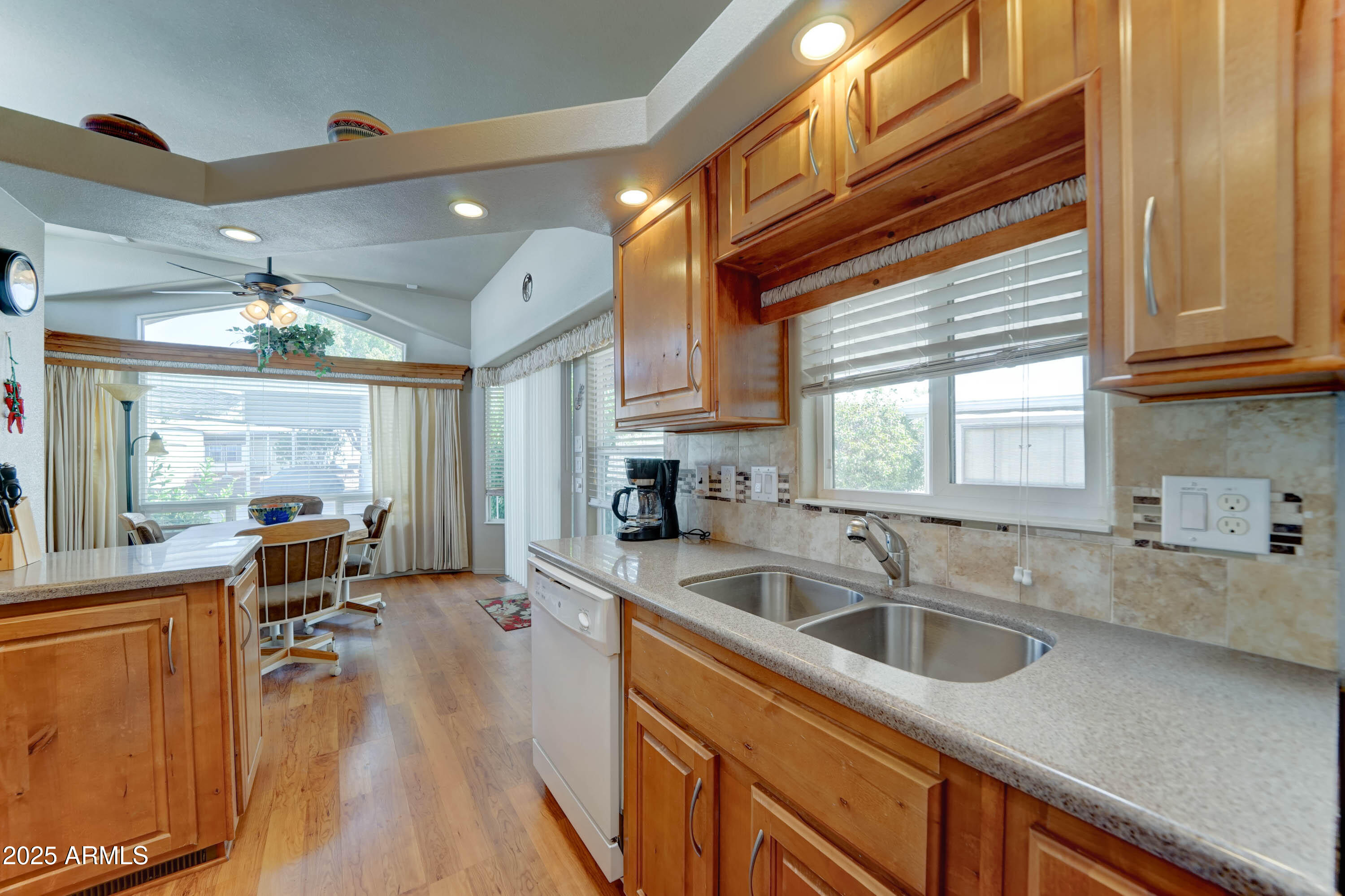 111 South Greenfield Road, Unit 166 Mesa, AZ 85206 - Photo 10 of 28 great gathering space