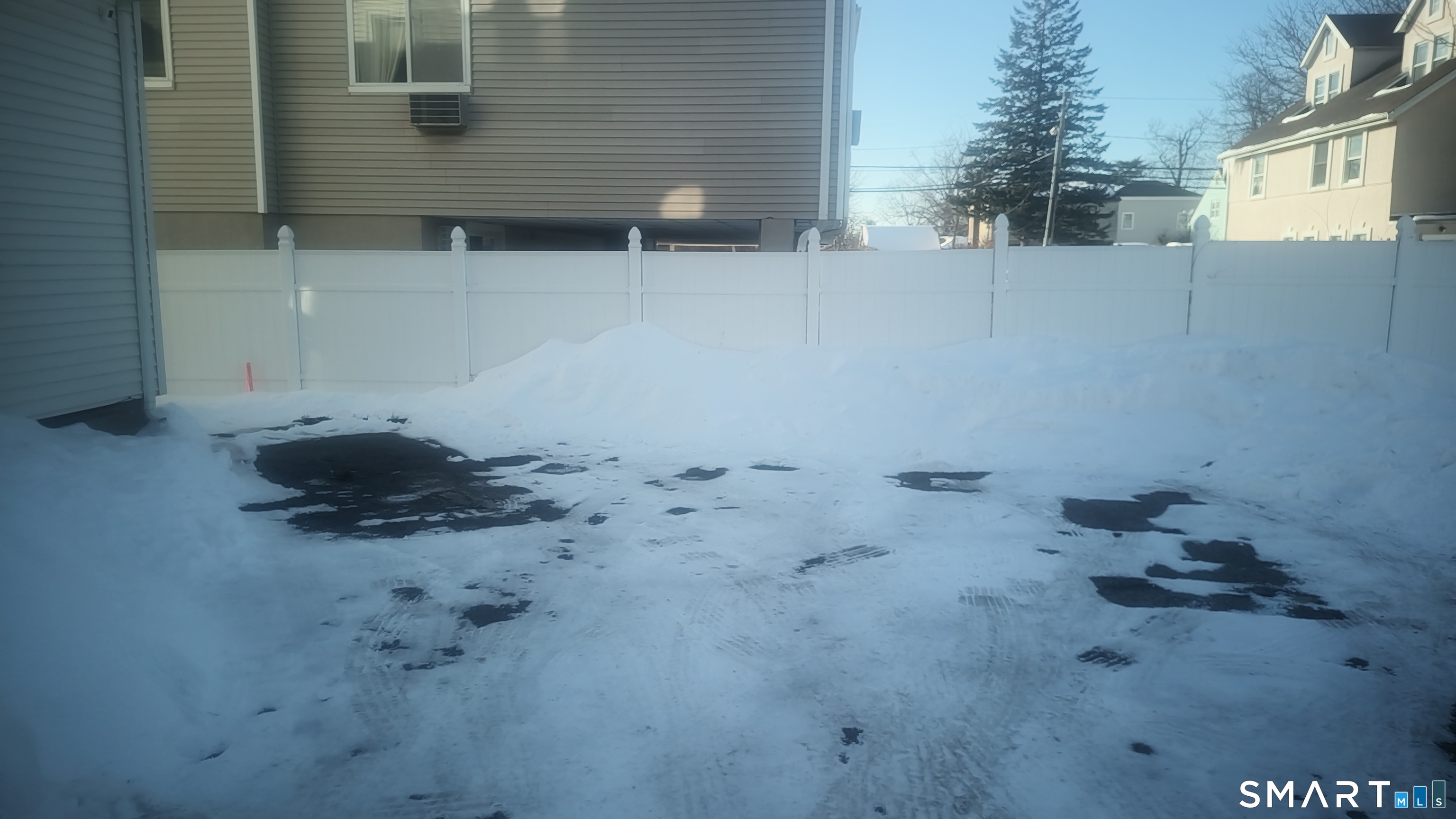 656 Cove Road Stamford, CT 06902 - Photo 4 of 7