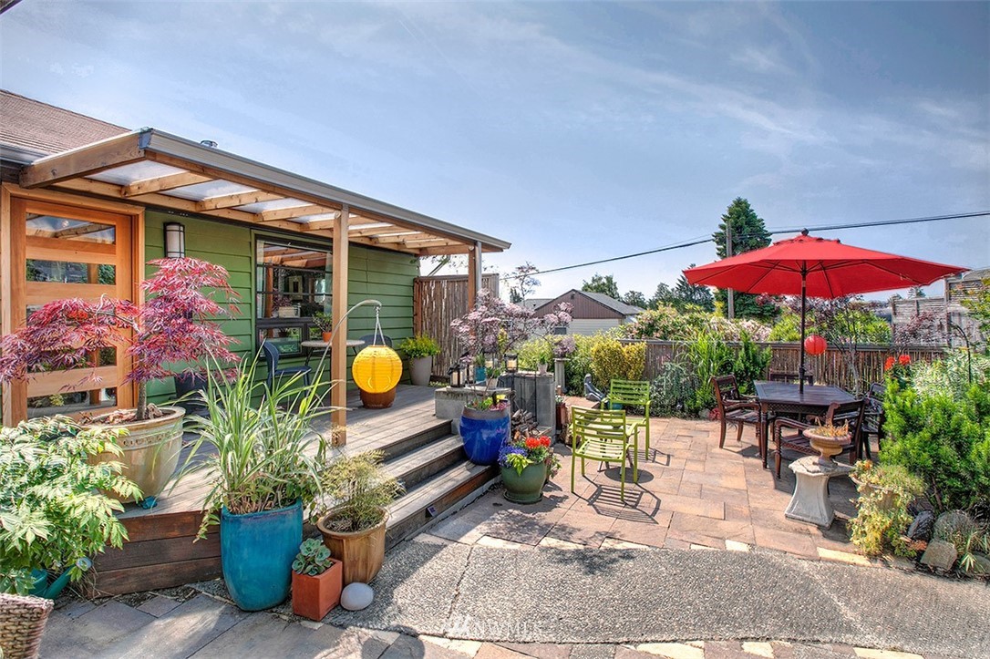 3848 37th Avenue Southwest Seattle, WA 98126 - Photo 1 of 9