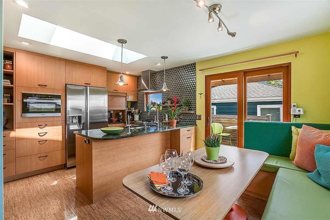 3848 37th Avenue Southwest Seattle, WA 98126 - Photo 3 of 9