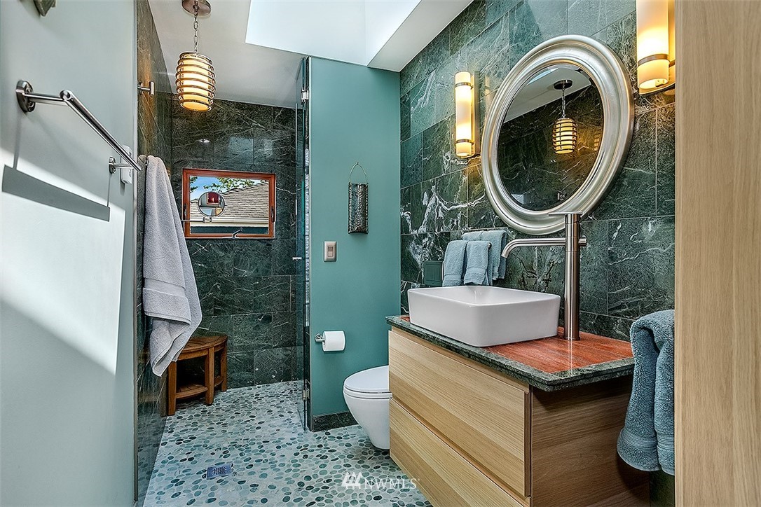 3848 37th Avenue Southwest Seattle, WA 98126 - Photo 4 of 9