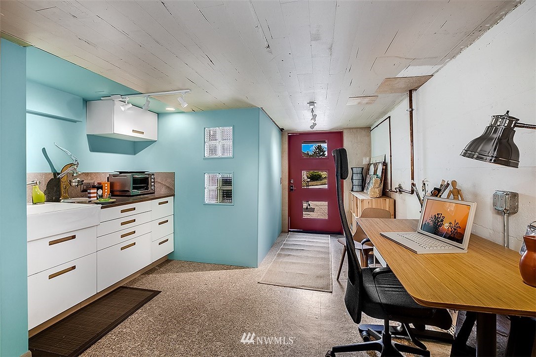 3848 37th Avenue Southwest Seattle, WA 98126 - Photo 8 of 9