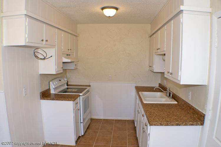 5116 Temple Drive Amarillo, TX 79110 - Photo 5 of 15 Space Saver Kitchen