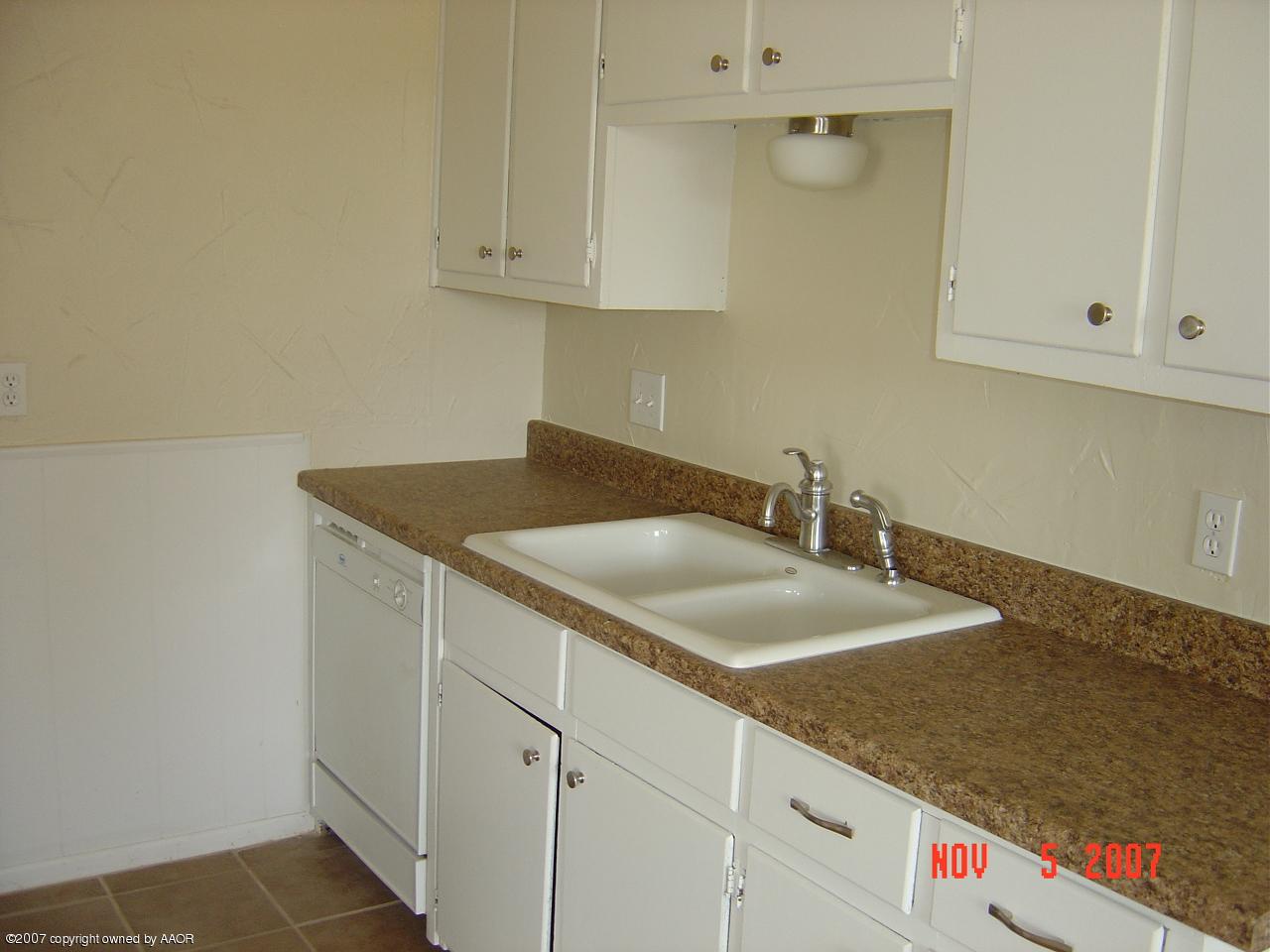 5116 Temple Drive Amarillo, TX 79110 - Photo 7 of 15 Kitchen-New Counter Tops