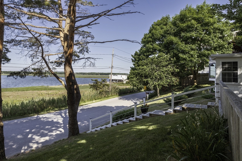 5 Eagle Hill Road Ipswich, MA 01938 - Photo 4 of 32