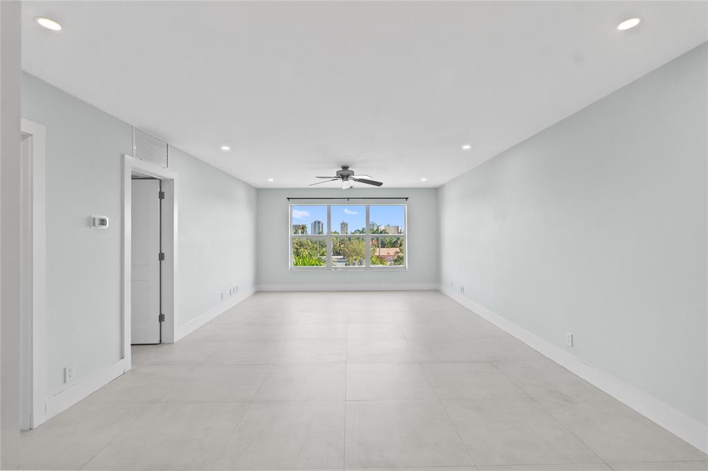 1770 East Las Olas Boulevard, Unit 505 Fort Lauderdale, FL 33301 - Photo 18 of 33 a view of an empty room with a window