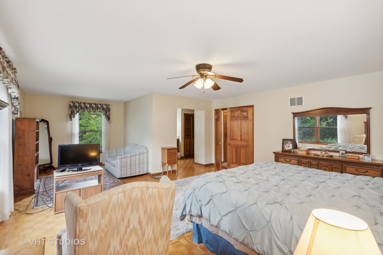 2919 Embassy Row Flossmoor, IL 60422 - Photo 11 of 20 a bedroom with a bed and flat screen tv